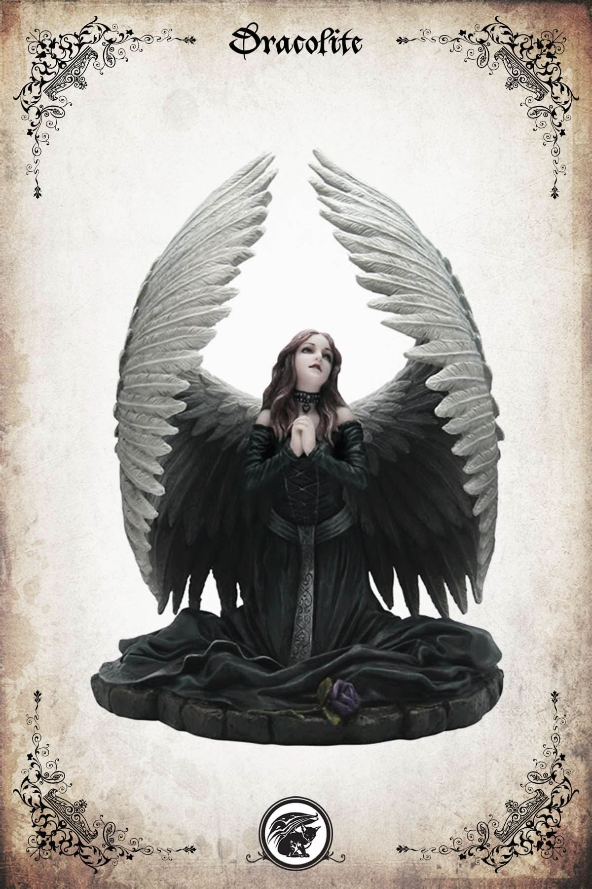 Figurine Prayer for the Fallen by Anne Stokes – Dracolite