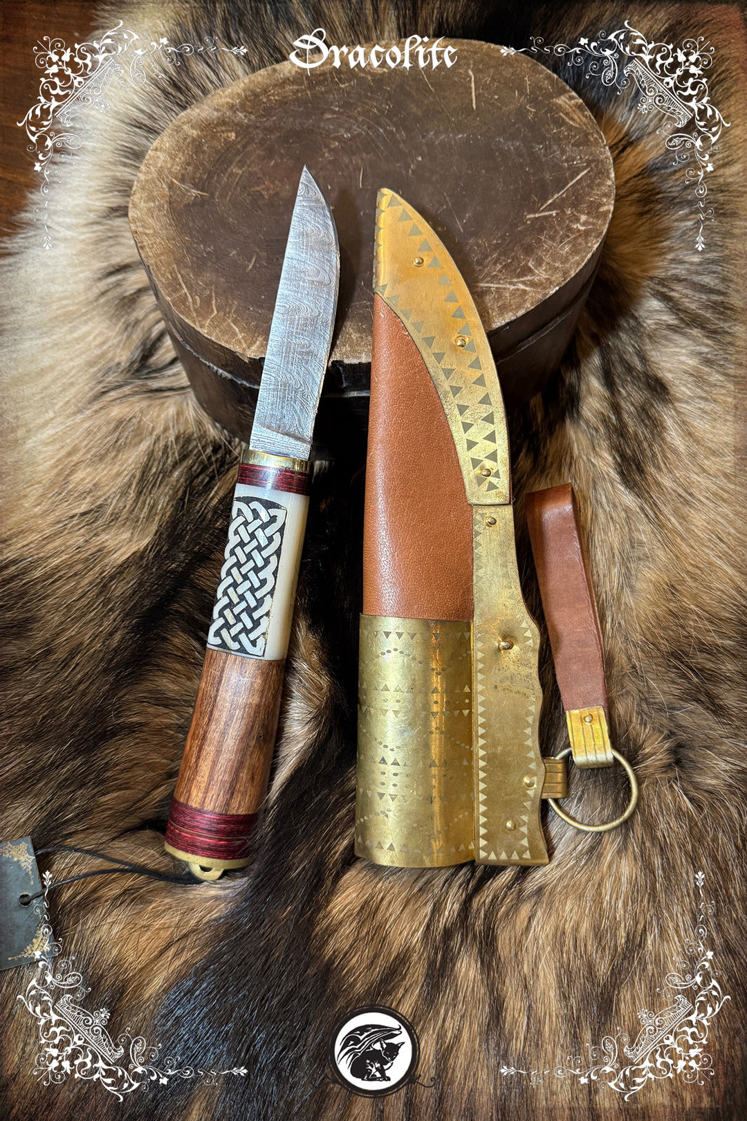 Couteau Viking forgé - Manche gravé os et bois